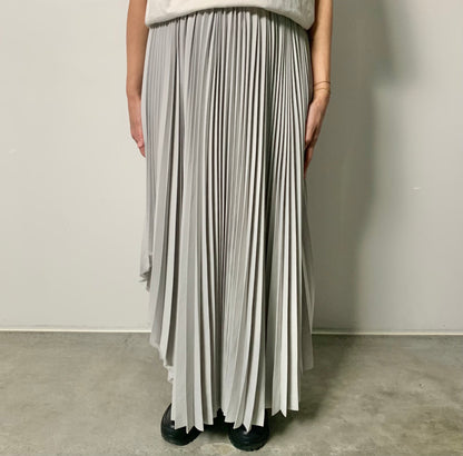 Pleated skirt